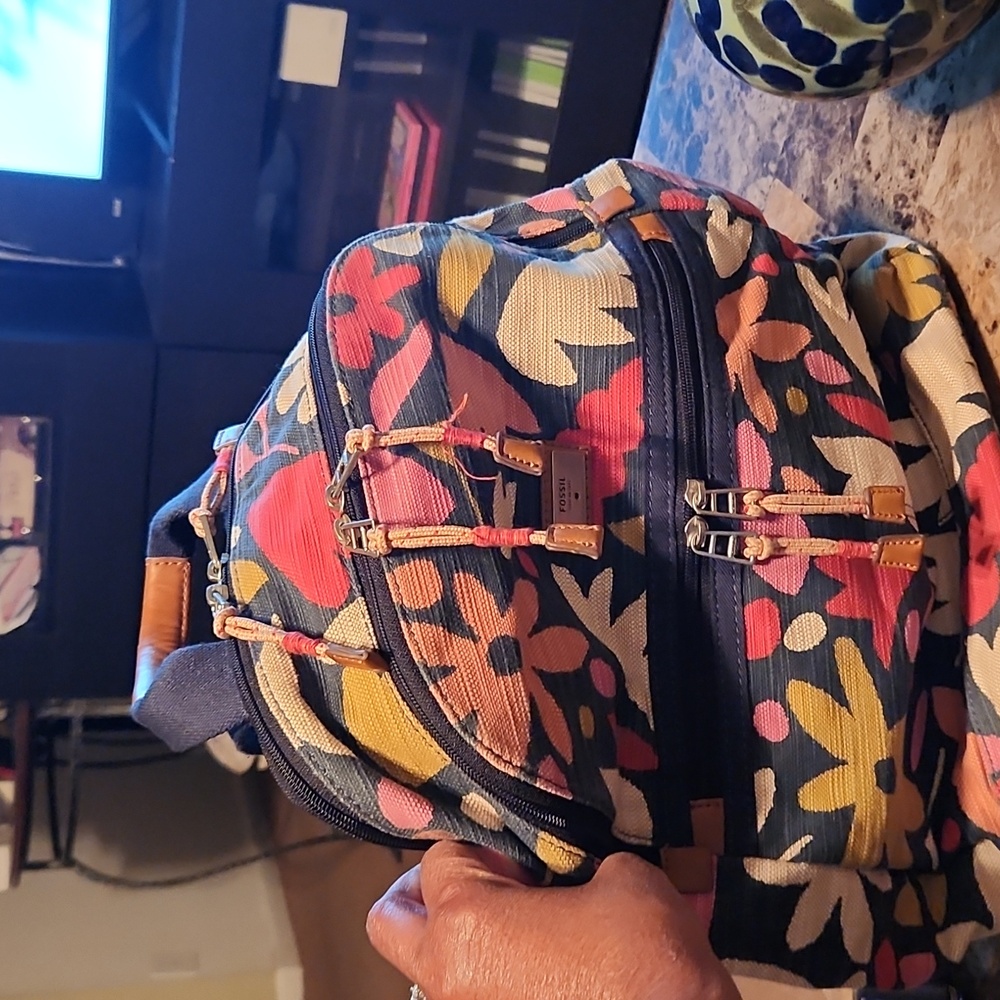 Fossil backpack. - Picture 4 of 7